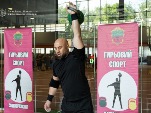 В Запоріжжі вперше відбулися Обласні спортивні ігри з гирьового спорту для ветеранів - фото, відео