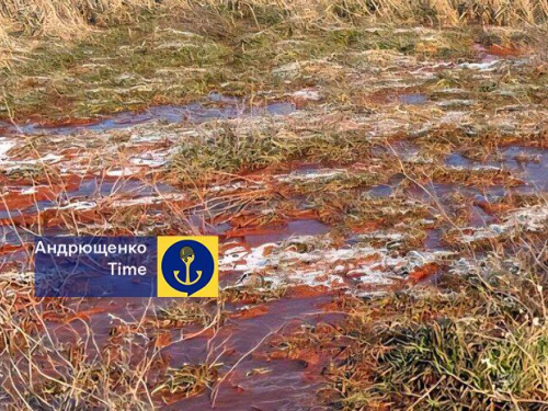 Вода у річці почервоніла - у Запорізькій області окупанти спричинили чергову екологічну катастрофу