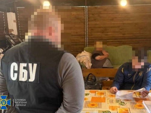 У Запоріжжі СБУ та Нацполіція викрили схему з перегоном автобусів.