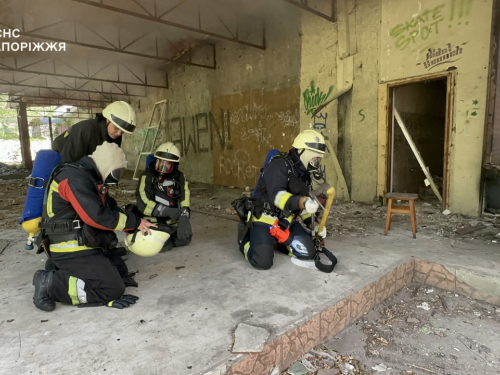 Горіло сміття в підвалі - у Запоріжжі сталася пожежа у покинутій будівлі (фото)