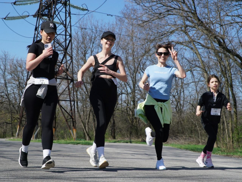 Кілометри заради добра: на Хортиці відбувся жіночий благодійний забіг (фото)