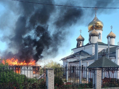 На Запоріжжі окупанти вдарили по ринку, храму та АЗС - є загиблі та поранені, фото Національна поліція Запорізької області 