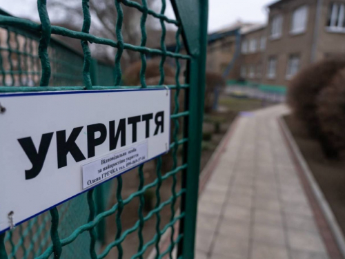 Запоріжцям розповіли, коли можна користуватись шкільними укриттями