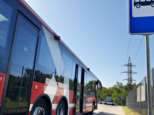 Змінили маршрути: у Запоріжжі автобуси більше не їздитимуть до зруйнованого Епіцентру на Набережній