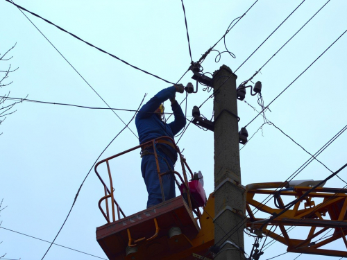 Роботи з відновлення електропостачання у прифронтових громадах Запорізької області