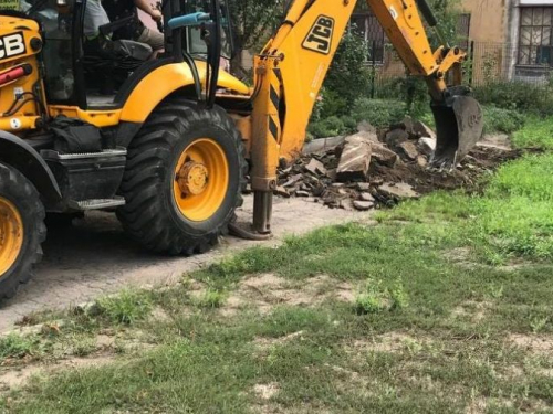 У Запоріжжі відремонтували дорогу в старому кварталі - фото