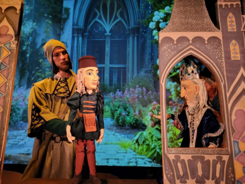 Вистава "Золотоволоска", фото Запорізького академічного обласного театру ляльок