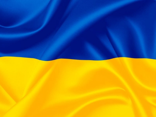 У Запоріжжі розшукують чоловіків, які полгумилися над українським прапором - подробиці від поліції