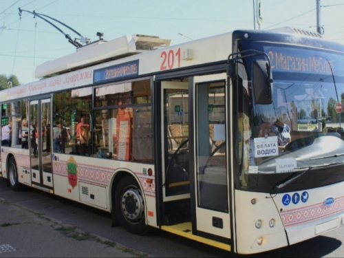 Рух електротранспорту може тимчасово зупинятися - у Запоріжжі через відключення електроенергії працюватимуть автобуси