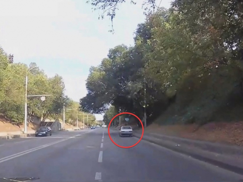 У Запоріжжі патрульні розшукали водія ЗАЗ 1102 після відео з небезпечною їздою