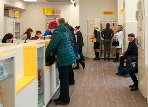 Підробляла підписи та забирала гроші - у Запоріжжі начальниця поштового відділення обкрадала пенсіонерів