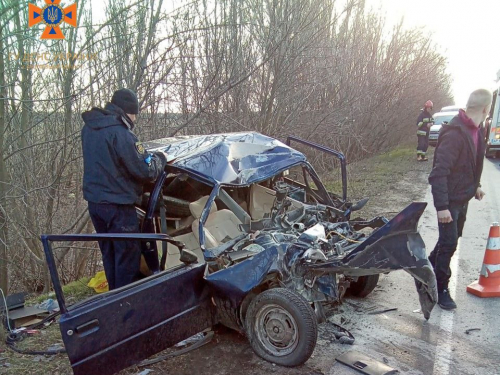 На трасі в Запорізькій області зіткнулися легковик та вантажівка: загинула жінка