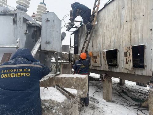 Через обстрл 12 тисяч абонентів в Хортицьму районі залишилися без світла - як працюють енергетики