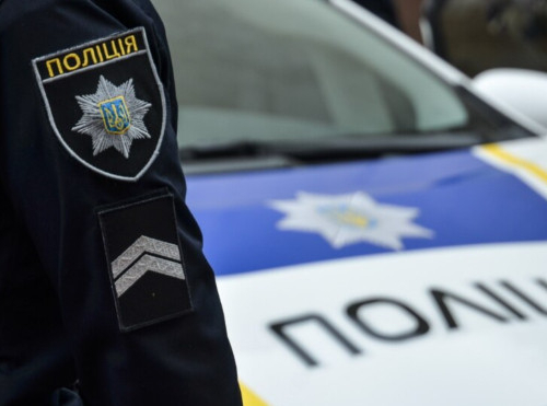 Поклав готівку в документи - у Запоріжжі перевірка водія на блокпості пішла не за планом (фото)