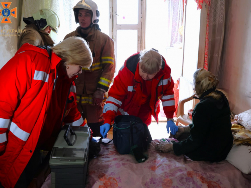 У Запоріжжі під час пожежі врятували літню жінку – фото