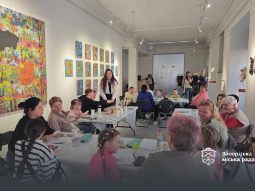 Арттерапевтична зустріч у ЦСМ, фото Запорізької міської ради