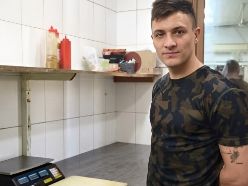Олександр Деревянко  ветеран з інвалідністю менша ніж за тиждень знайшов нову професію у Запоріжжі.