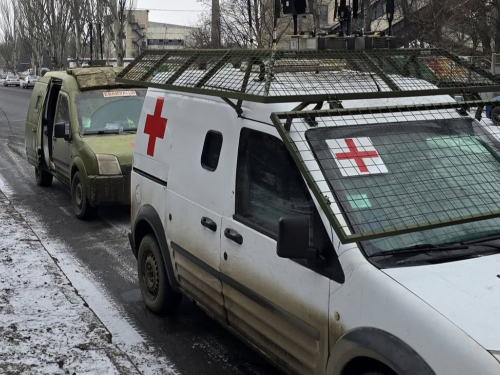 Кілька днів лежала в згорілому будинку з пораненою ногою - як у Запорізькому районі евакуювали травмовану жінку (фото, відео)