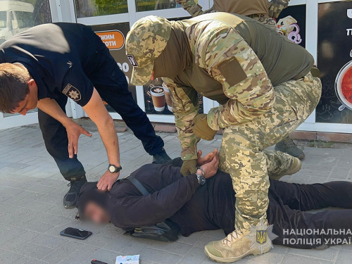 Торгували &quot;інвалідністю&quot; - у Запоріжжі викрили чоловіків, які допомагали ухилянтам виїжджати за кордон (фото, відео)