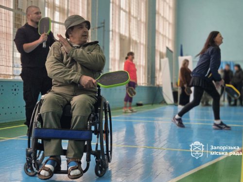 У Запоріжжі освоюють піклбол - як новий спорт допомагає ветеранам повертатися до життя (фото)