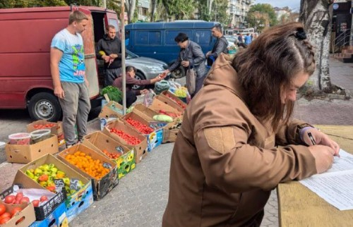 Склали три протоколи про порушення – у Запоріжжі перевірили стихійні ринки