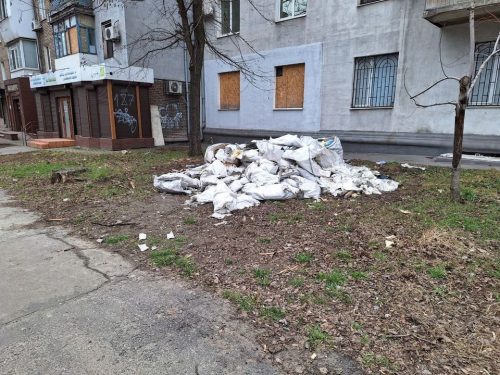 Купа будівельних відходів у центрі міста -  у Запоріжжі виявили сміттєзвалище