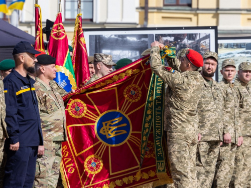 Запорізьку артилерійську бригаду нагородили почесною відзнакою - фото