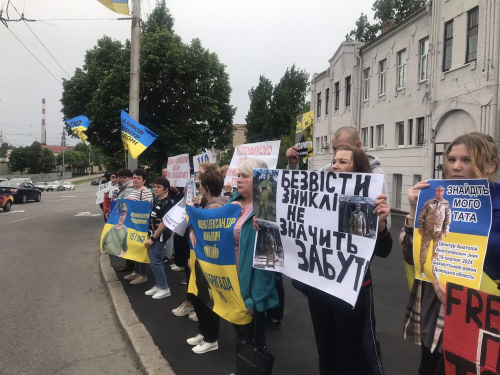 "Полон вбиває" - у Запоріжжі акція на підтримку Героїв пройшла на новій локації (фото)