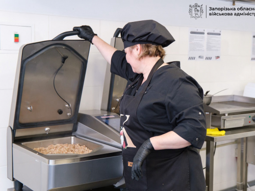 Їжа для школярів і рятувальників та майстер-класи - як у Запоріжжі працює Кулінарний хаб (фото)