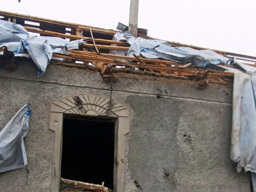 Росіяни вдарили дронами по дорозі на Запоріжжі - поранений поліцейський