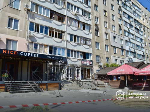 "Ми до підлоги й він одразу вибухнув" - мешканці розповіли про атаку російського дрона по Запоріжжю (фото, відео)