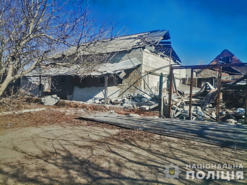 Пошкоджений ангар та приватний транспорт - росіяни атакували Запоріжжя дронами