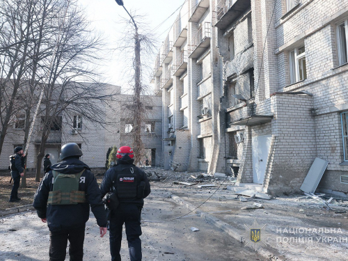 "На цій локації працювати не буде": у Запоріжжі пошкоджений дроном пологовий будинок готують до переїзду (відео)