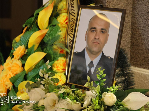 У Запоріжжі попрощалися з рятувальником Олександром Проданом, який загинув під час російського удару