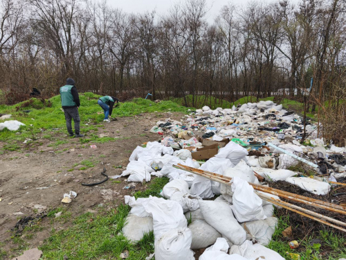 Скаргу направили екологам - на околицях Запоріжжя виявили стихійне сміттєзвалище (фото)