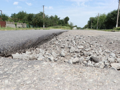 Для евакуації з фронту та цивільної логістики - важлива дорога у Запорізькій області знаходиться в жахливому стані (фото)