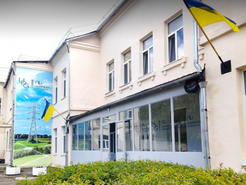 Адмінбудівля «Запоріжжяобленерго» у Запоріжжі двічі за добу потрапила під обстріл. Працівники не постраждали.