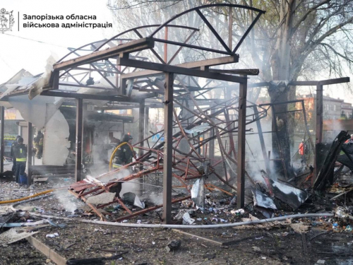 У Запоріжжі після ранкової атаки є загиблі: ворог завдав сотні ударів по області (фото, відео)