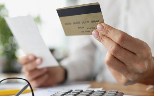 Фейкова допомога - у Запоріжжі довірливість дружини коштувала чоловіку майже мільйон