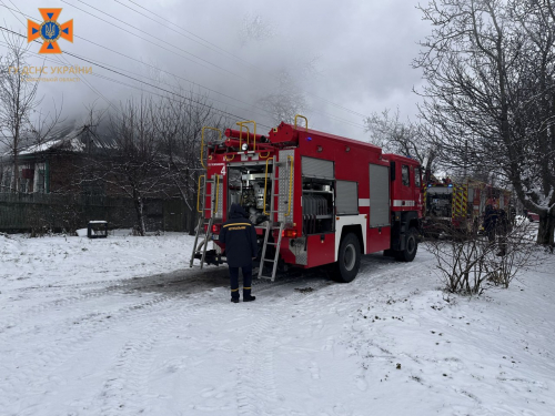 У Запоріжжі згорів приватний будинок: загинула літня жінка - фото