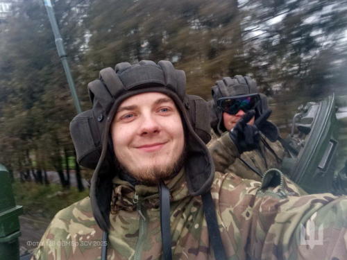 Тримає важкий відрізок Запорізького фронту — історія 24-річного офіцера, який вижив у палаючому танку (фото)