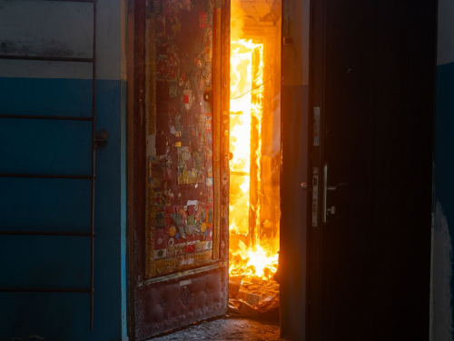 "Мурахи по шкірі, на очах сльози": що розповідають свідки ворожих обстрілів Запоріжжя 17 квітня (відео)