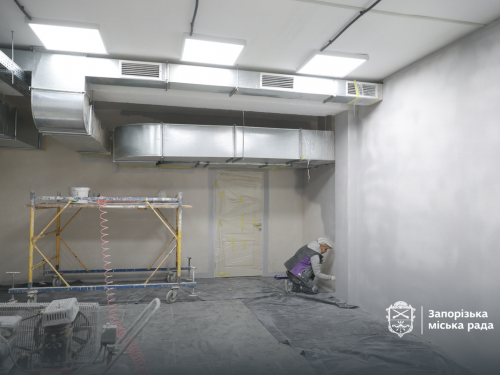 Ремонтні роботи тривають в укритті 108 гімназії в Хортицькому районі Запоріжжя