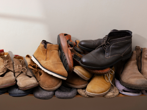 Як продовжити життя замшевого взуття – дієві поради