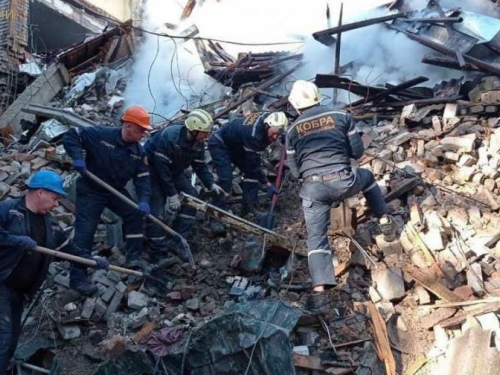 Рятувальник із Запоріжжя розповів про випадки порятунку людей зі зруйнованих будинків, які його вразили