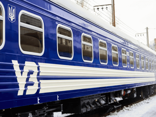 Через атаки та безпілотники - Укрзалізниця тимчасово обмежила рух між Запоріжжям та Дніпром