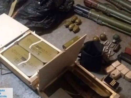 Житель Запорізької області облаштував у СТО схрон боєприпасів