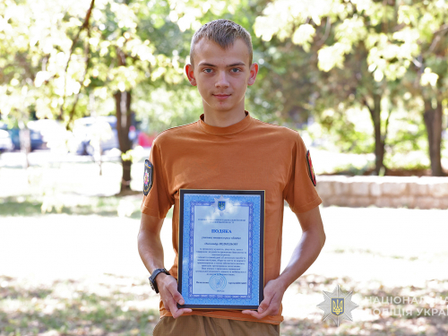 У Запоріжжі 16-річний підліток  врятував однолітків від нападниці з бритвою