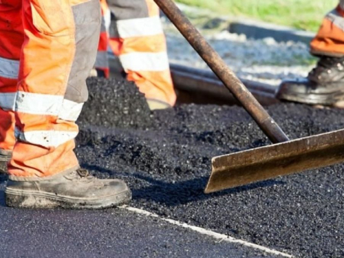 У Запоріжжі на одній із вулиць ремонтують дорогу – де саме