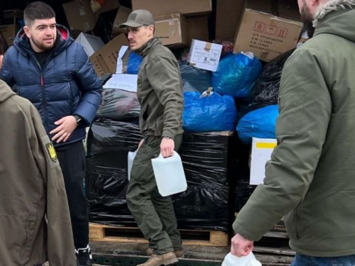 До Запоріжжя із західної України везуть більше 100 тонн гуманітарного вантажу